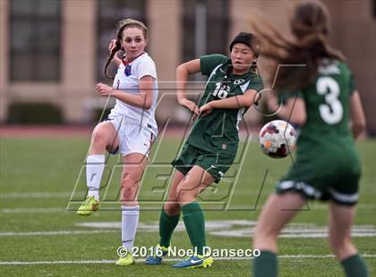 Thumbnail 2 in St. Ignatius vs. Sacred Heart Cathedral Prep photogallery.