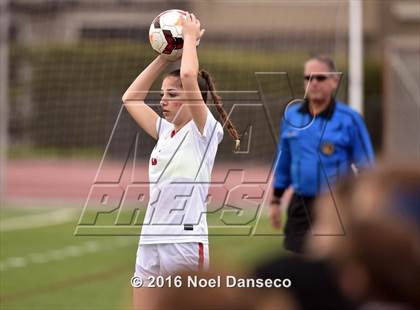 Thumbnail 1 in St. Ignatius vs. Sacred Heart Cathedral Prep photogallery.