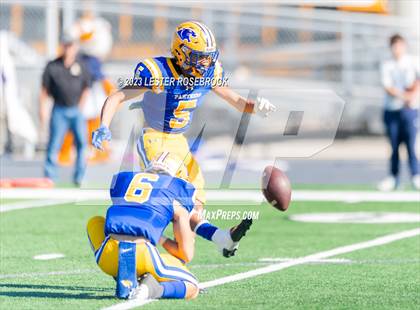 Thumbnail 3 in Goliad @ Blanco (UIL 3A D1 Regional Playoffs) photogallery.