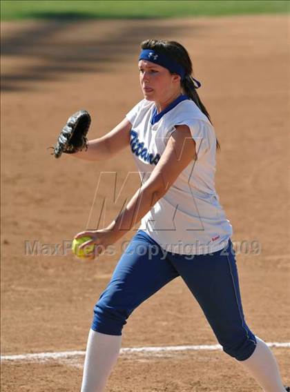 Thumbnail 2 in La Habra vs. Temescal Canyon (Woodbridge Classic) photogallery.