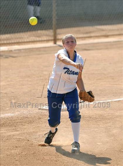 Thumbnail 2 in La Habra vs. Temescal Canyon (Woodbridge Classic) photogallery.
