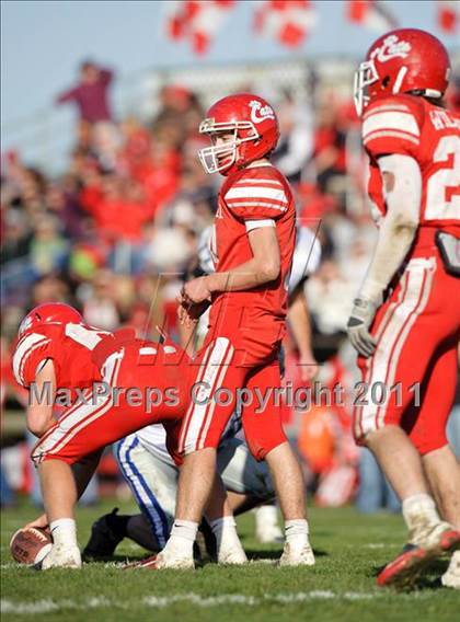 Thumbnail 2 in Fortuna vs. Ferndale (CIF NCS Playoffs) photogallery.