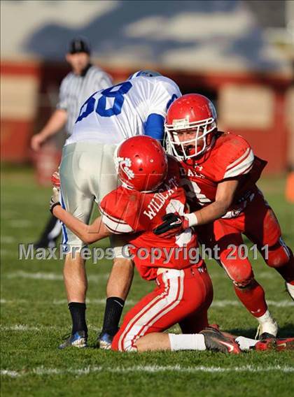 Thumbnail 2 in Fortuna vs. Ferndale (CIF NCS Playoffs) photogallery.