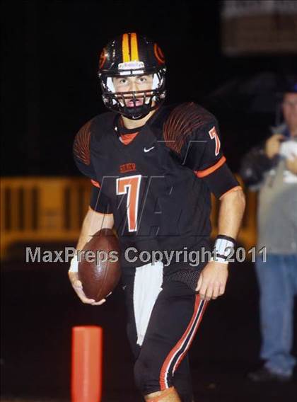 Thumbnail 3 in Liberty-Eylau vs. Gilmer (3A Region 2 Bi-District Final) photogallery.