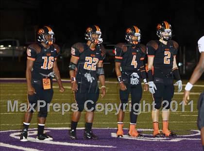Thumbnail 2 in Liberty-Eylau vs. Gilmer (3A Region 2 Bi-District Final) photogallery.