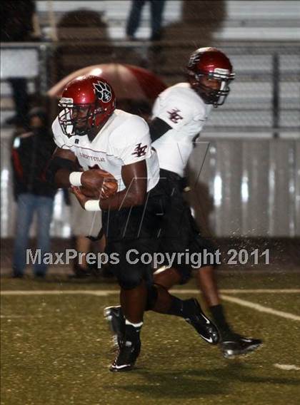 Thumbnail 1 in Liberty-Eylau vs. Gilmer (3A Region 2 Bi-District Final) photogallery.