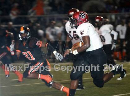 Thumbnail 2 in Liberty-Eylau vs. Gilmer (3A Region 2 Bi-District Final) photogallery.