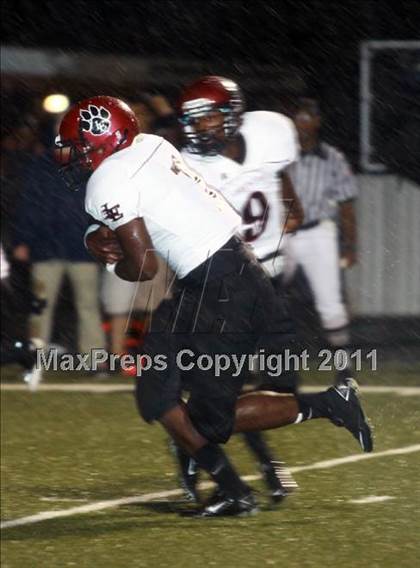 Thumbnail 1 in Liberty-Eylau vs. Gilmer (3A Region 2 Bi-District Final) photogallery.