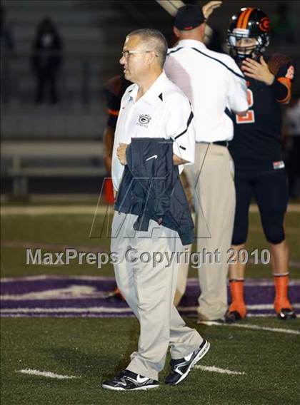 Thumbnail 2 in Liberty-Eylau vs. Gilmer (3A Region 2 Bi-District Final) photogallery.