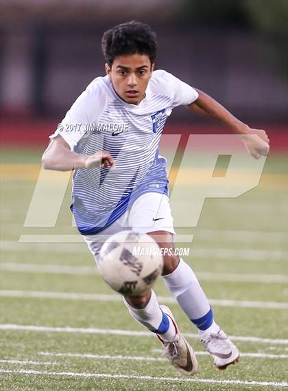 Thumbnail 2 in Irvington vs. Bishop O'Dowd photogallery.