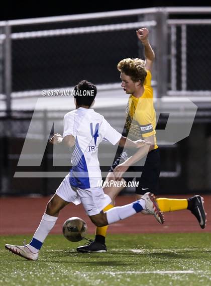 Thumbnail 2 in Irvington vs. Bishop O'Dowd photogallery.