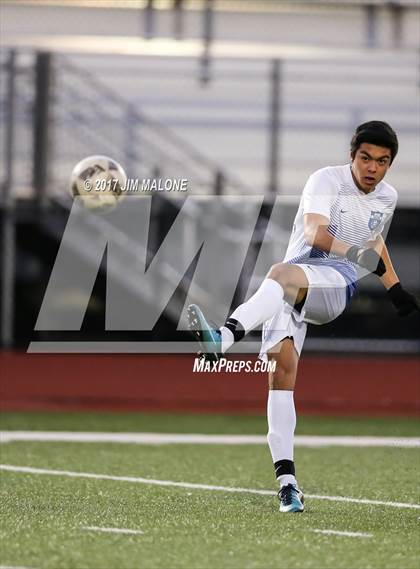 Thumbnail 2 in Irvington vs. Bishop O'Dowd photogallery.