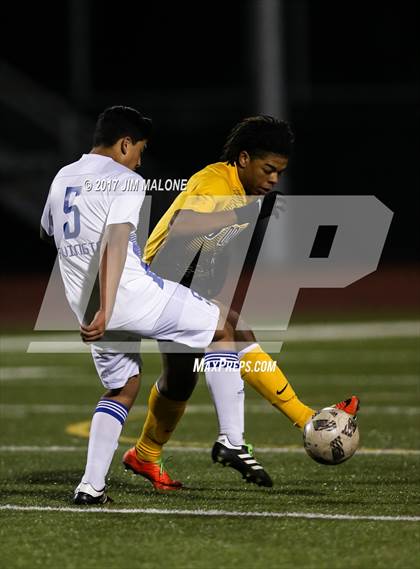 Thumbnail 2 in Irvington vs. Bishop O'Dowd photogallery.