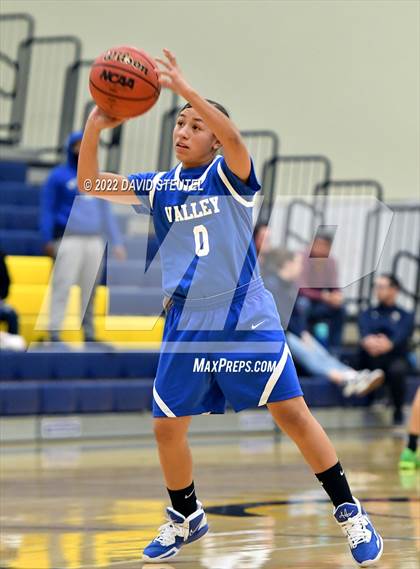 Thumbnail 2 in Valley vs. River City (Rumble on the River) photogallery.