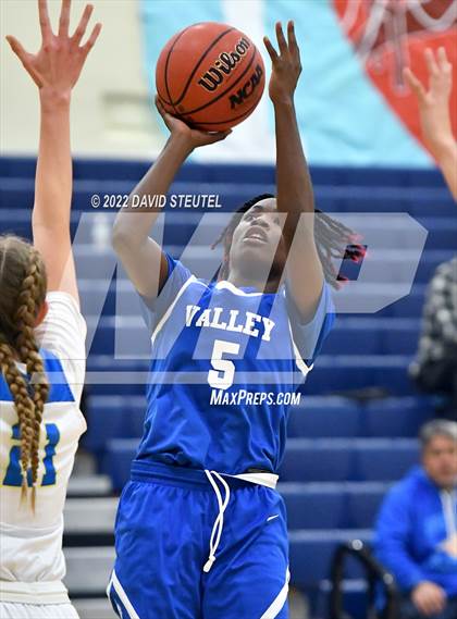 Thumbnail 2 in Valley vs. River City (Rumble on the River) photogallery.