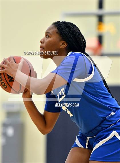 Thumbnail 3 in Valley vs. River City (Rumble on the River) photogallery.