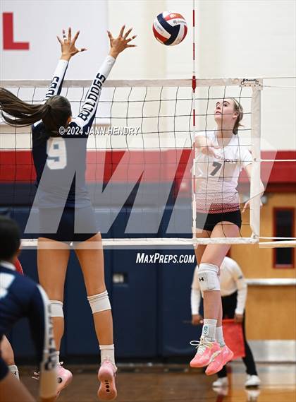 Thumbnail 3 in Centennial @ Coronado (NIAA 5A Southern Region Semifinal) photogallery.