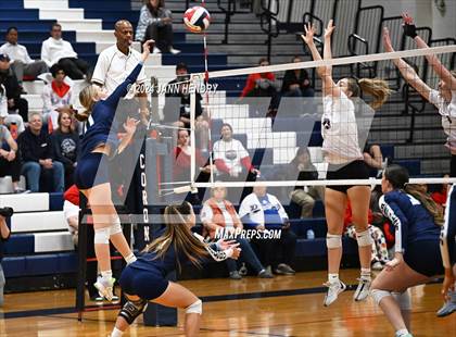 Thumbnail 3 in Centennial @ Coronado (NIAA 5A Southern Region Semifinal) photogallery.
