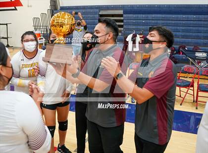 Thumbnail 2 in Rock Point vs. Tempe Prep (AIA 1A Finals Awards) photogallery.
