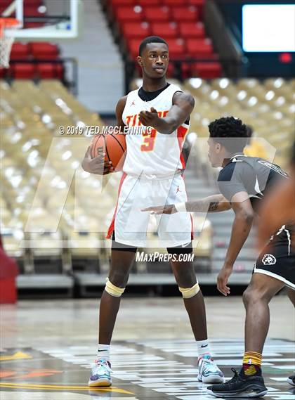 Thumbnail 3 in Jacksonville vs Orr (King Cotton Classic) photogallery.