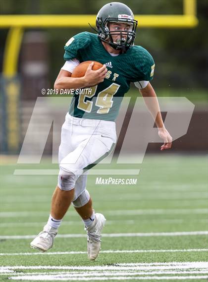 Thumbnail 2 in Byron Center vs. Zeeland West photogallery.