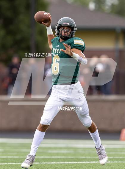 Thumbnail 1 in Byron Center vs. Zeeland West photogallery.
