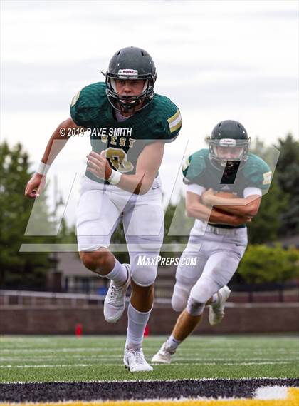 Thumbnail 3 in Byron Center vs. Zeeland West photogallery.