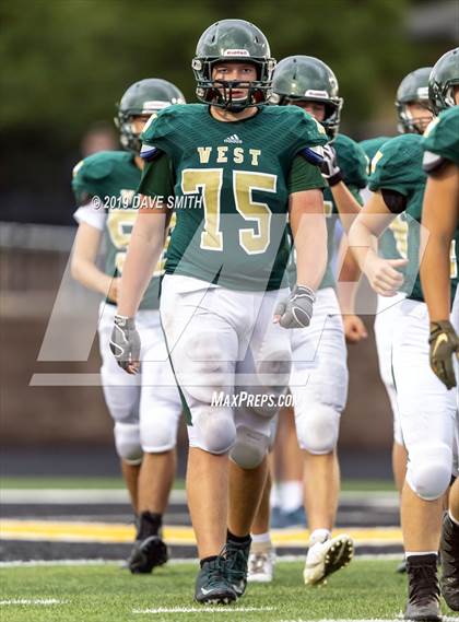 Thumbnail 2 in Byron Center vs. Zeeland West photogallery.