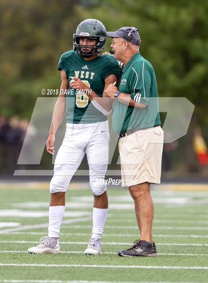 Thumbnail 3 in Byron Center vs. Zeeland West photogallery.
