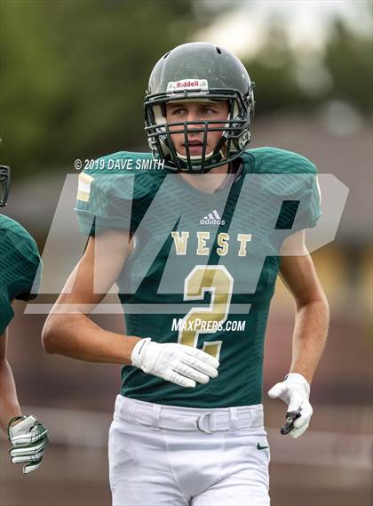 Thumbnail 2 in Byron Center vs. Zeeland West photogallery.