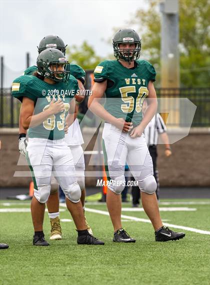 Thumbnail 2 in Byron Center vs. Zeeland West photogallery.