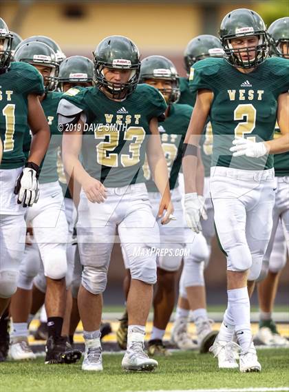 Thumbnail 3 in Byron Center vs. Zeeland West photogallery.