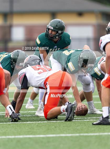 Thumbnail 3 in Byron Center vs. Zeeland West photogallery.