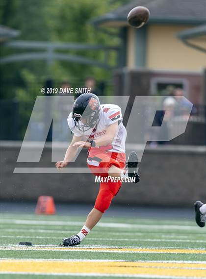 Thumbnail 3 in Byron Center vs. Zeeland West photogallery.