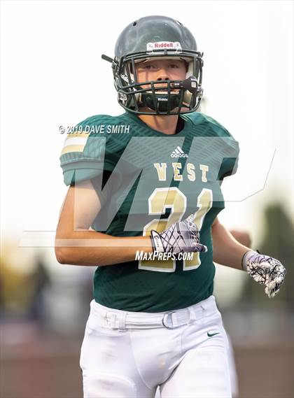 Thumbnail 3 in Byron Center vs. Zeeland West photogallery.
