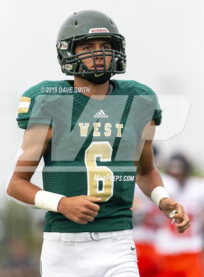Thumbnail 1 in Byron Center vs. Zeeland West photogallery.