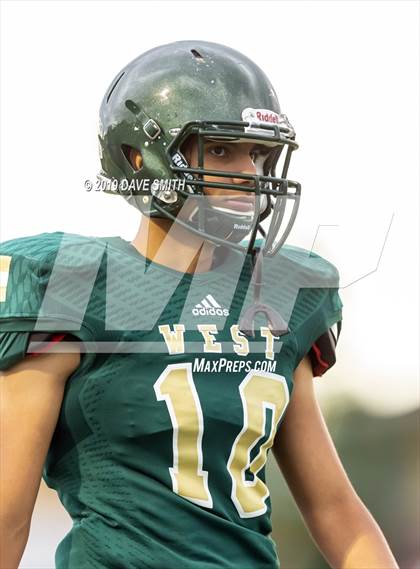 Thumbnail 1 in Byron Center vs. Zeeland West photogallery.