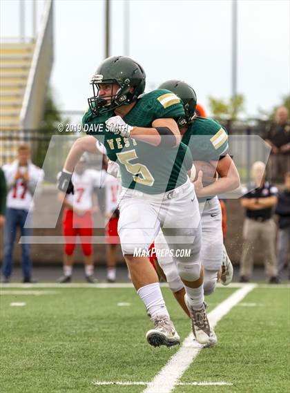 Thumbnail 3 in Byron Center vs. Zeeland West photogallery.