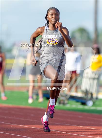 Thumbnail 1 in LHSAA Region 3-5A(Regional Track Meet) photogallery.