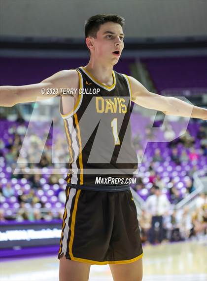 Thumbnail 3 in Davis vs. Lone Peak (UHSAA 6A Quarterfinal) photogallery.