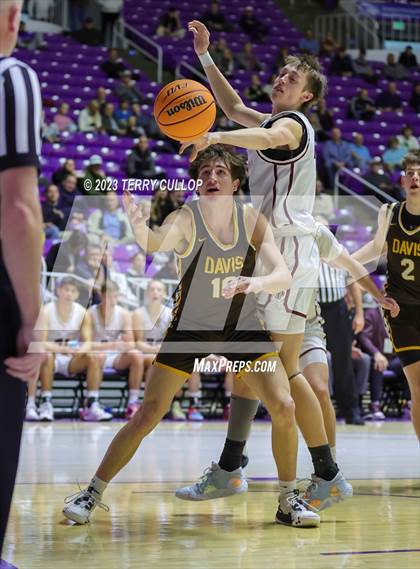 Thumbnail 2 in Davis vs. Lone Peak (UHSAA 6A Quarterfinal) photogallery.