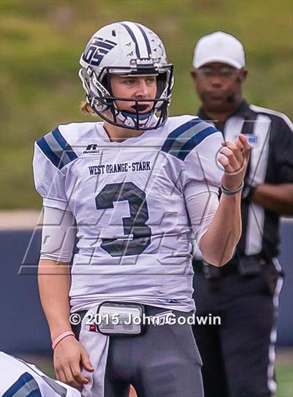 Thumbnail 2 in West Orange-Stark vs. Cuero (UIL 4A D2 Semifinal) photogallery.