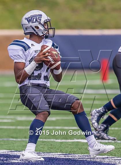 Thumbnail 3 in West Orange-Stark vs. Cuero (UIL 4A D2 Semifinal) photogallery.