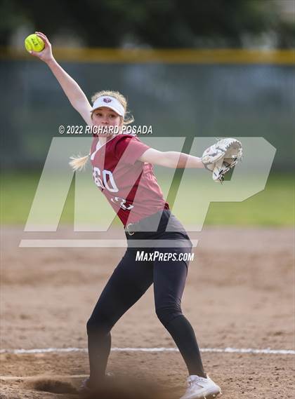 Thumbnail 2 in Paso Robles vs. Sanger photogallery.