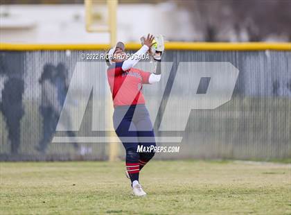 Thumbnail 2 in Paso Robles vs. Sanger photogallery.