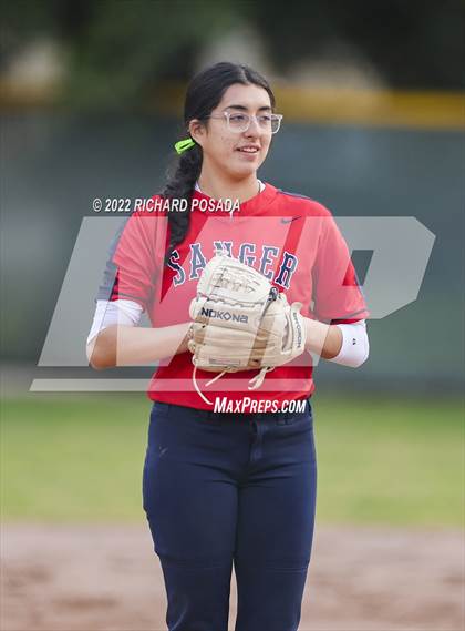 Thumbnail 3 in Paso Robles vs. Sanger photogallery.