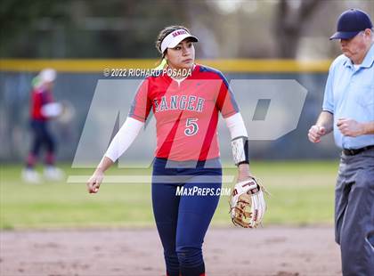 Thumbnail 1 in Paso Robles vs. Sanger photogallery.