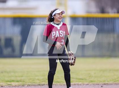 Thumbnail 2 in Paso Robles vs. Sanger photogallery.