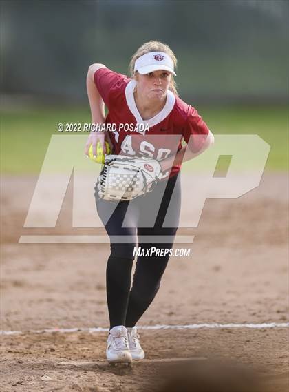Thumbnail 3 in Paso Robles vs. Sanger photogallery.