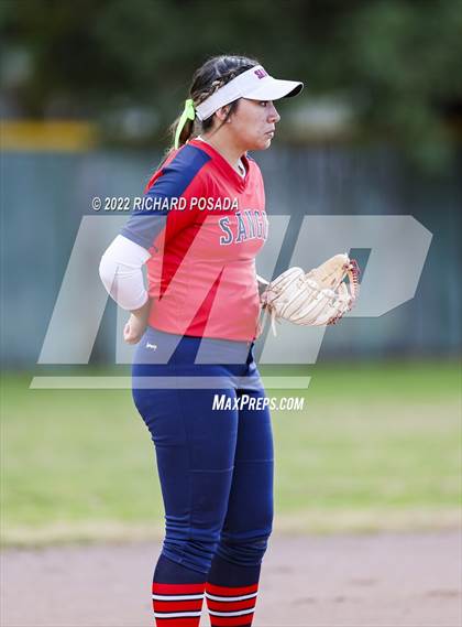 Thumbnail 2 in Paso Robles vs. Sanger photogallery.
